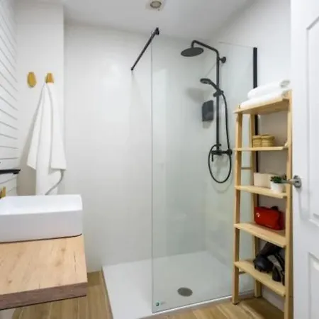 Apartment Minaga 3 *